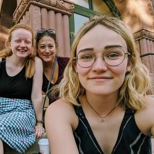 Meet your Posher, Lauren